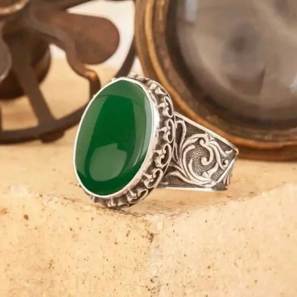 خاتم العقيق الأخضر